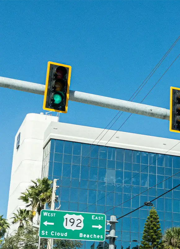 Green traffic light at Route 192